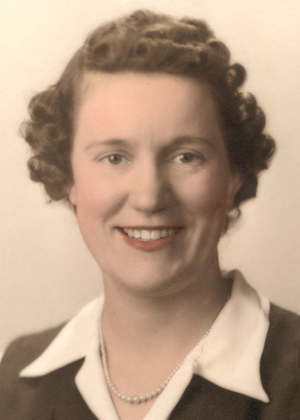 Lois Elizabeth Lusty (1919 - 2003) Profile